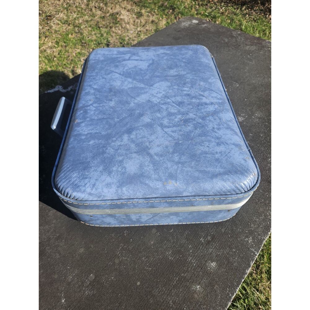 Vintage Blue Hard Case Carry On Travel Luggage Suitcase MCM Clean W Latches - Picture 4 of 8